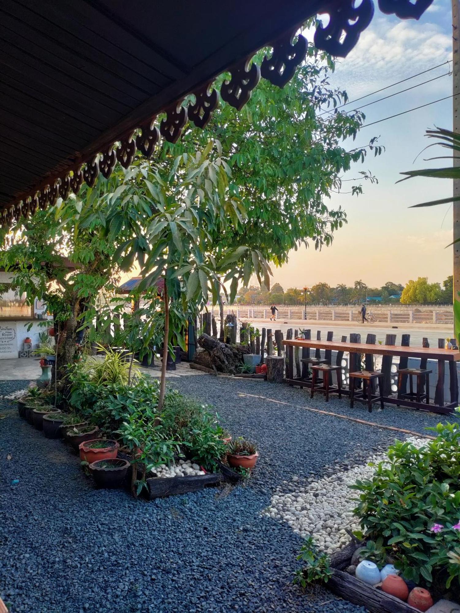 Rim Than View Resort 乌汶 客房 照片